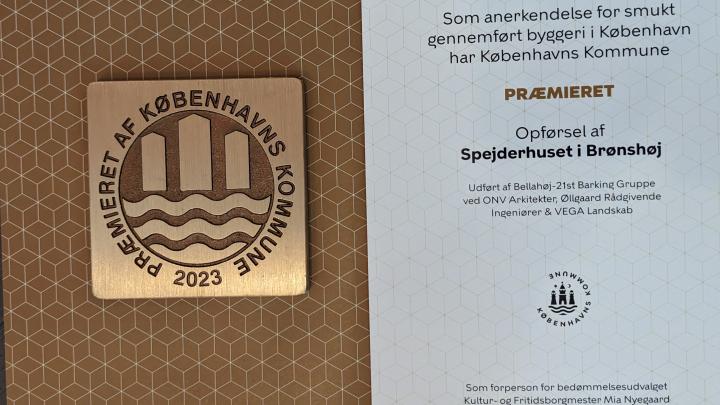 Spejderhuset præmieret af Københavns Kommune. Diplom og bronzeplakette